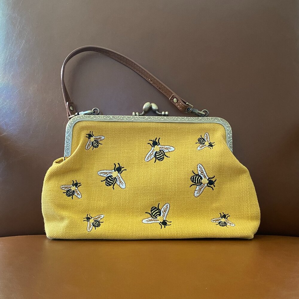 Modcloth Embroidered Bee Kiss Lock Clutch